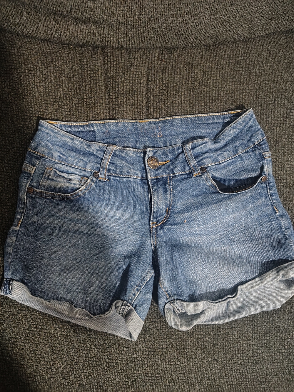 Celebrity Pink Medium Blue Denim Rolled-Hem Shorts